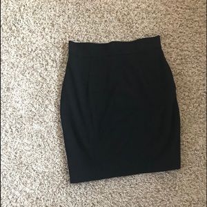h&m black skirt